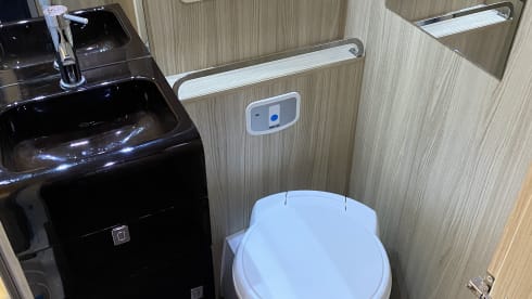 CI Riviera – CI Alcove family camper incl. complete inventory !!