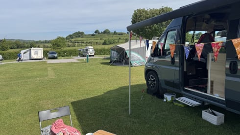 Arkoo – Year-round, off grid, 4/2 berth home from home