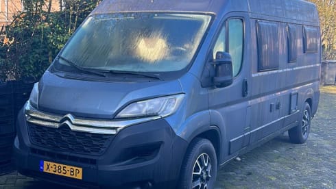 4p Pössl bus uit 2020