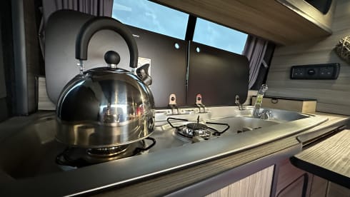 Sun Chaser – 4 berth Volkswagen campervan from 2011