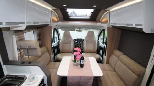 Luxury 4-person Adria Automatic