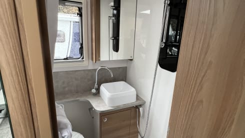 MH003 – (MH003) 2023 Luxury 6 berth Bailey Adamo 754 DL Automatic