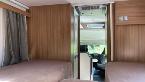den bult – !Only for driver's license C! - New luxury camper Adria Axess XL S670SL