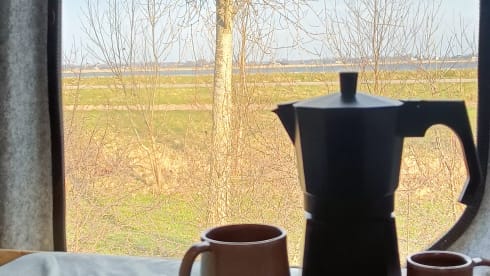 Blanche – 2p Volkswagen bus uit 2020