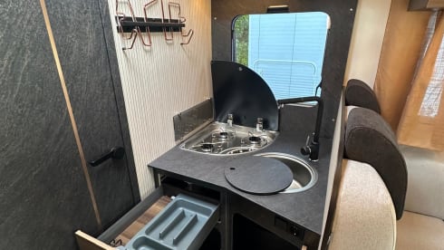 Nr. 15 – Wohnmobil für bis zu 4 Personen als Automatik und Einzelbetten