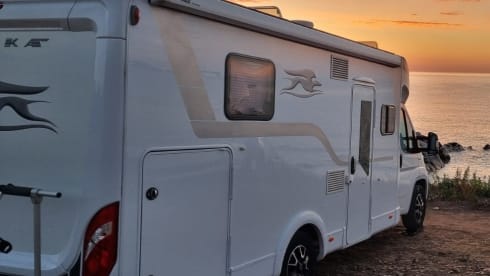 Fabulous super-equipped camper