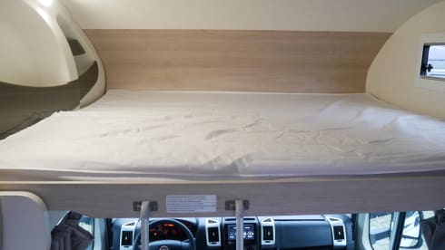 Chausson C656 Alcove, 6 Seats/Berths