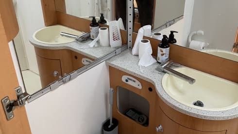 6 berth Hymer alcove from 2006