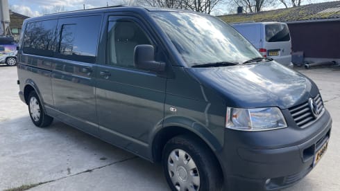 2 pers. Gezellige Camper met nieuw interieur !! – WINTER RATE, from 4 weeks rental, € 50.00 per day!   
