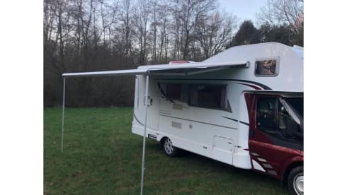 Family camper with bunk bed, 6 persons - Sunlight Alcove from 2009