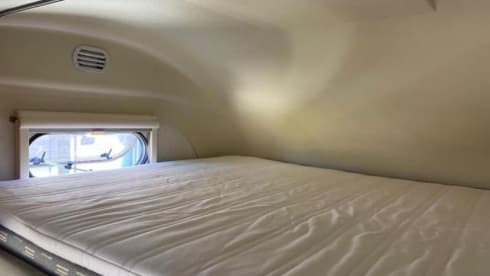 De Comfort Cruiser – Your Own Home on Wheels! Luxurious, Spacious and Reliable Hymer Alcove Camper