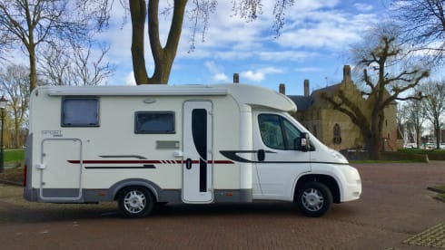 ADRIA with 2 SINGLE BEDS and LARGE GARAGE (660 cm)