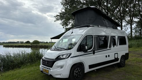 Fiat uit 2024 – Carado camper bus with tilt roof