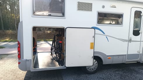 Adriatik – 4p Adria Mobil integraal uit 2007