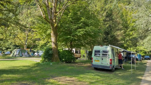 De Groene Draeck – Comfortable and powerful bus for 2 persons