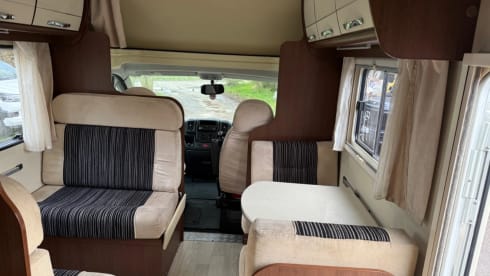Mikey – 6 bed / 6 seatbelt Motorhome - let’s go on a road trip