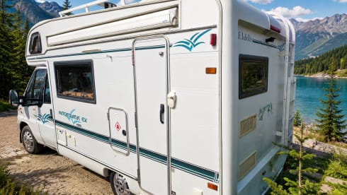 Hugo – 5-persoons Peugeot alkoof uit 2001