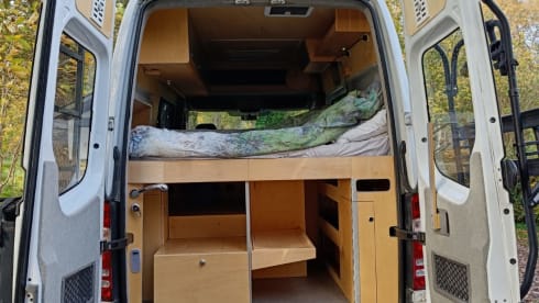 Compact camper ideal for 2 people