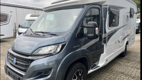 Maudje – Super nice family camper length beds and lifting bed 