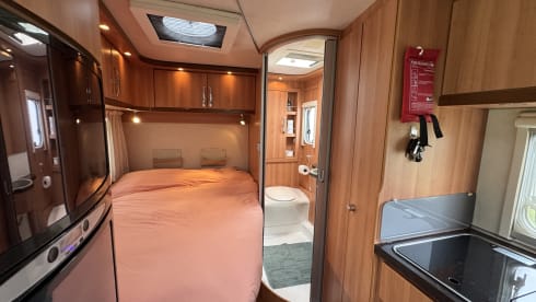 Camper Champagne – Hymer T 654 CL Exclusive Line