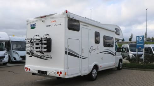 Spacious family motorhome: Mc Louis Glamys 22