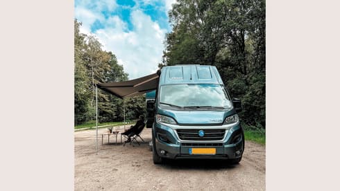 CLAY & GRACE - home away from home – 2-person Knaus bus camper from 2019 - with special design
