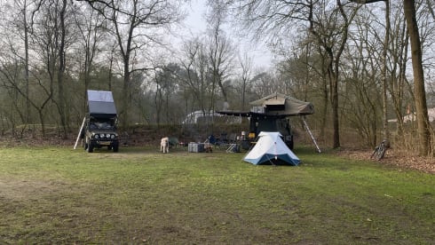 𝗘𝗹 𝗠𝗮𝘁𝗲𝗿𝗱𝗼𝗿 – El Materdor – Daihatsu F20 mit Dachzelt – Jeep aus dem Jahr 1980 🏔️🏕️🌌