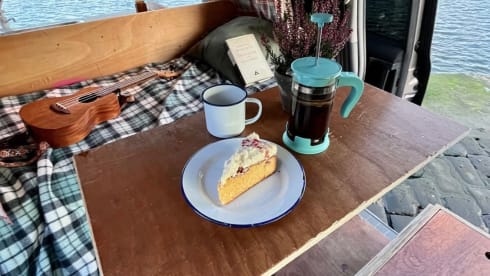 Bonnie – super cosy  - automatic campervan. price  includes insurance !