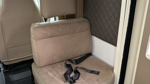 Family Camper with 5 belts, 5 sleeping places and complete inventory 