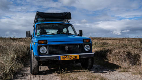 Pjotr – Lada Niva 4x4 met daktent