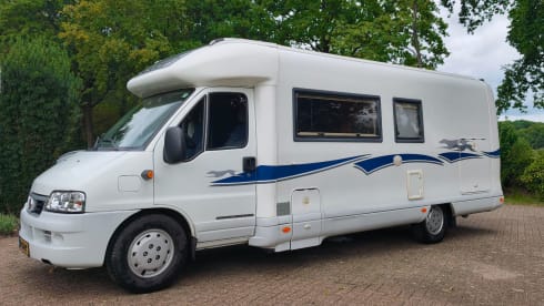 🦌🚎 – 🚐 Unique Laika with a powerful 2.8JTD engine and XXL garage