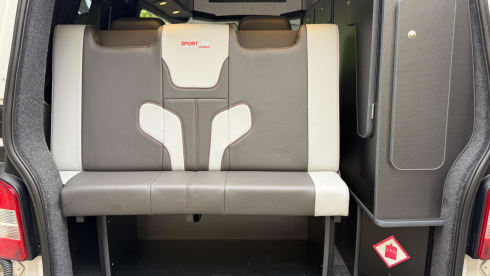 Mabel – 4 berth Volkswagen campervan from 2012
