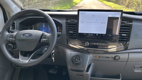 Location de camping-car semi-intégré de luxe Benimar – automatique – 5 places – 2026