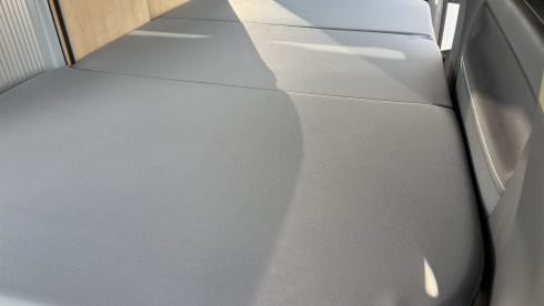 4-person Volkswagen California bus camper T5