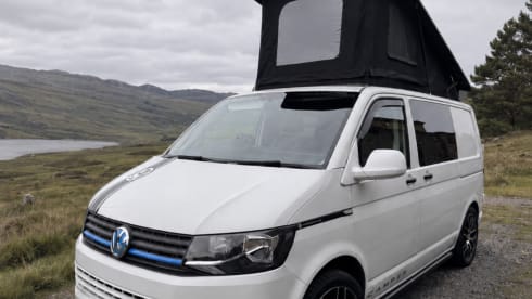 4berth new camper  – Hamish, de VW camper met 4 slaapplaatsen! Verzekering inbegrepen in de prijs!