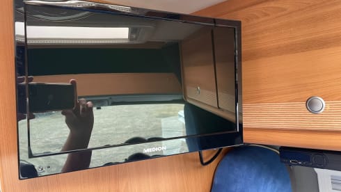 Pössl 2 win luxury bus e bike carrier