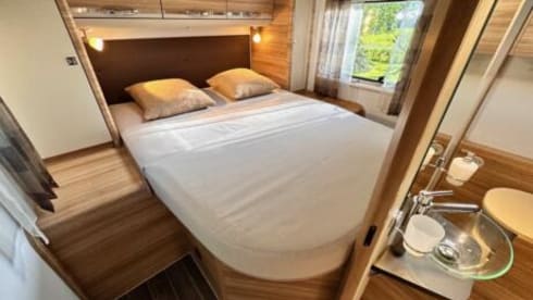 A3 – 4p Adria Mobil semi-integrated 