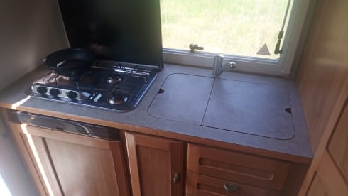 Fietsvakantie – 4-person Hymer with 2 E-Bikes