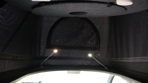 Bennie – Volkswagen Campervan mit 4 Schlafplätzen aus dem Jahr 2020