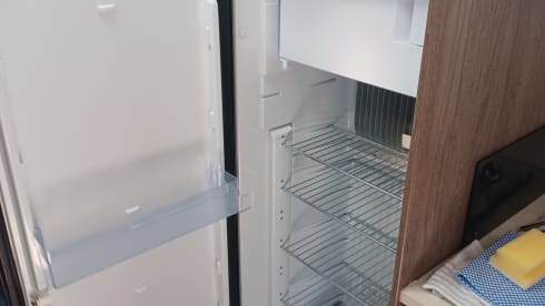 Liz – 4 berth Burstner Motorhome with Gasflow system and solar panels