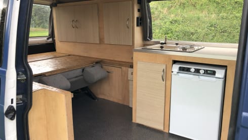 2p Volkswagen bus from 1992
