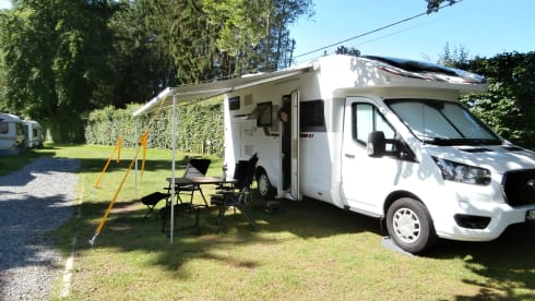 Luxe camper – Luxury automatic Ford 170 HP - With complete equipment for 4 people!