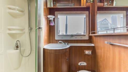 Nice Fiat semi-integrated camper for 5p