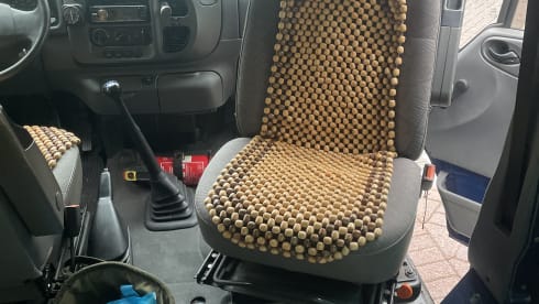 De blauwe bus – Ford Transit Wohnmobil aus dem Jahr 2005