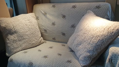 Gertie – Luxury 4 berth Burstner, fixed bed, heating, satellite TV