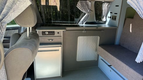 Toyota campervan met 4 slaapplaatsen uit 2004