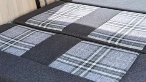 Hamish’s Hame – 2 berth Volkswagen campervan from 2010