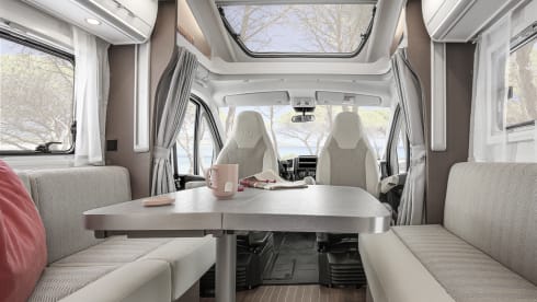 T7400SBC – Etrusco 5 berth 4 seatbelts, 2021 Automatic, TV, Internet, Solar Panels
