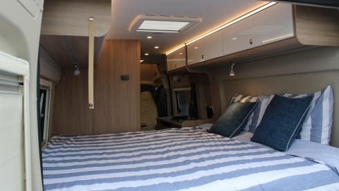 New luxurious Campervan with XL bed Laika Kosmo 6.4