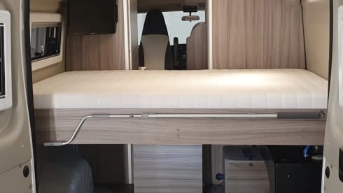 RENTACAMPA  – 2 BERTH FULLY SELF CONTAINED CAMPERVAN WITH TOILET AND SHOWER 